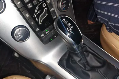 Volvo V40 2018, 22800 км, за 68951.8 CNY - фото 11