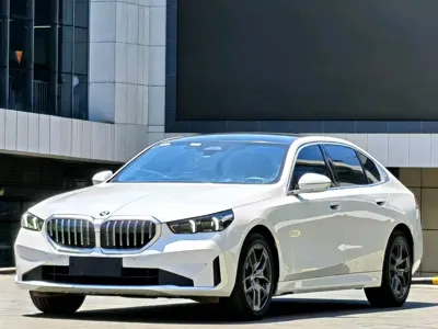 BMW 5 Series · 2024 год