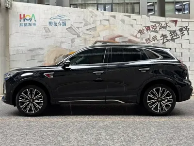Hongqi Hongqi HS5 2024, 14000 км, за 112000 CNY
