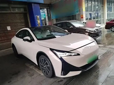Arcfox Alpha S5 2025, 11100 км, за 95700 CNY