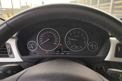 BMW 3 Series 2015, 92700 км, за 54023.46 CNY - фото 11