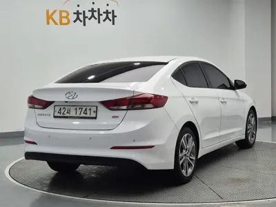 Hyundai Avante 2017, 70051 км, за 10400000 KRW - фото 4
