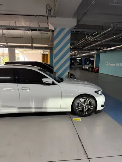 BMW 3-Series 2023, 60000 км, за 0 KRW