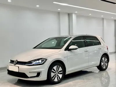 Volkswagen Golf 2018, 20600 км, за 60100 CNY - фото 1