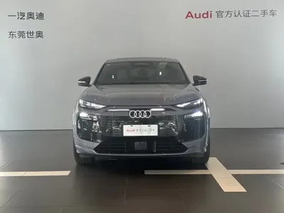 Audi 奥迪Q6L Sportback e-tron 2025, 10000 км, за 246800 CNY
