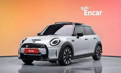 MINI Cooper · 2023 год