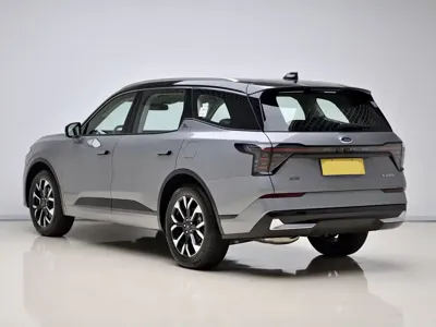 Ford Edge 2025, 2200 км, за 219800 CNY