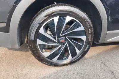 Hongqi HS7 PHEV 2024, 16900 км, за 162253.93 CNY - фото 11