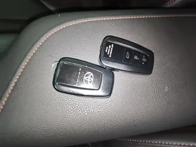 Toyota Camry 2023, 21100 км, за 101300 CNY - фото 15