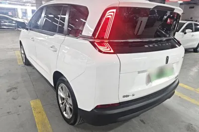Bestune NAT 2023, 25300 км, за 73050.3 CNY