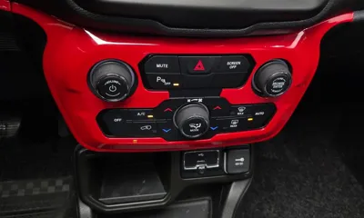 Jeep Renegade 2020, 59402 км, за 14400000 KRW - фото 19