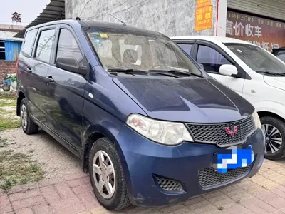 Wuling Hongguang 2015, 110000 км, за 11000 CNY