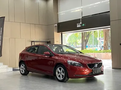 Volvo V40 2016, 110000 км, за 33800 CNY - фото 3