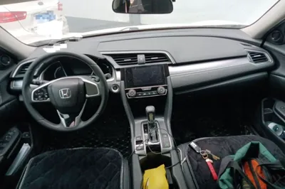 Honda Civic 2016, 33900 км, за 65620.8 CNY - фото 6
