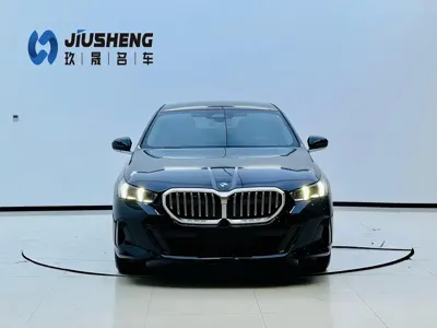 BMW 5 Series 2026, 9000 км, за 278000 CNY