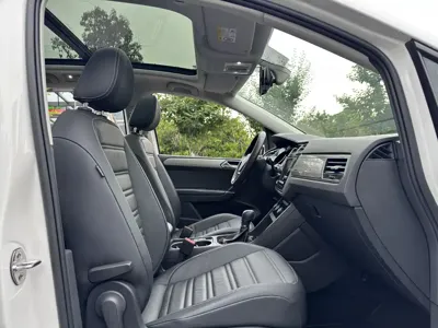 Volkswagen Touran 2018, 92000 км, за 49800 CNY - фото 9