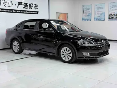 Volkswagen Lavida 2013, 120000 км, за 16000 CNY