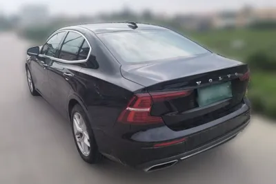 Volvo S60 2022, 57500 км, за 105558.87 CNY