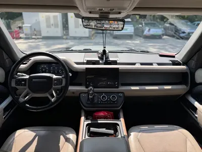 Land Rover Defender 2022, 70000 км, за 388000 CNY