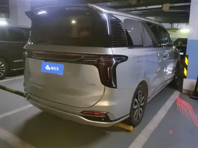 Hongqi Hongqi H9 2023, 35500 км, за 182000 CNY