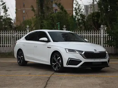 Skoda Octavia 2023, 14000 км, за 142800 CNY