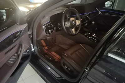 BMW 5 Series 2022, 81300 км, за 237040.47 CNY