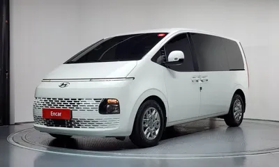 Hyundai Staria · 2023 год