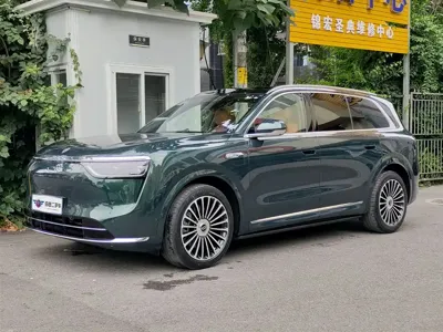 AITO 问界 AITO M8 · 2025 год