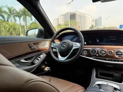 Mercedes-Benz S-Class 2018, 58000 км, за 379300 CNY - фото 11