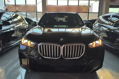 BMW X5 2023, 29700 км, за 451529.4 CNY