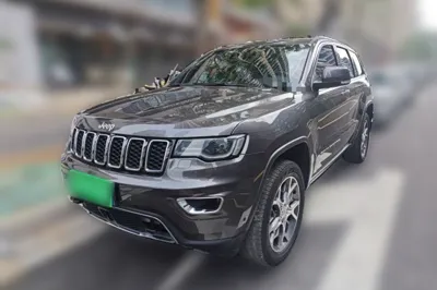 Jeep Grand Cherokee · 2021 год