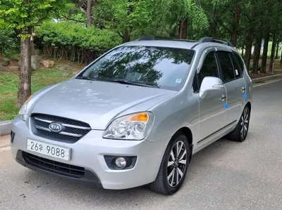 Kia Carens · 2010 год