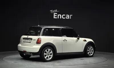 MINI Cooper 2010, 157176 км, за 3500000 KRW