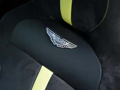 Aston Martin V8 Vantage 2024, 14100 км, за 1358000 CNY - фото 36