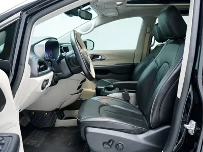 Chrysler Grand Voyager PHEV (Import) 2020, 125000 км, за 109800 CNY - фото 4