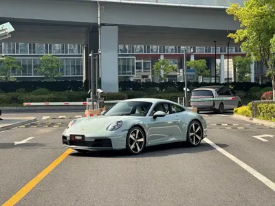 Porsche 911 · 2025 год