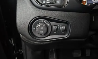 Jeep Renegade 2023, 27200 км, за 22500000 KRW - фото 27