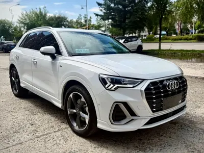 Audi Q3 2023, 18000 км, за 208800 CNY