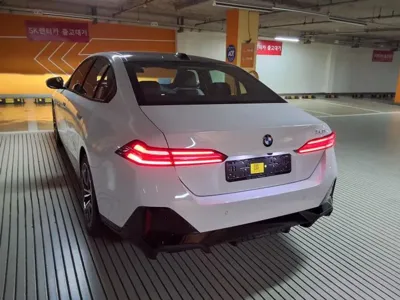 BMW 5-Series 2026, 5 км, за 40800000 KRW - фото 14