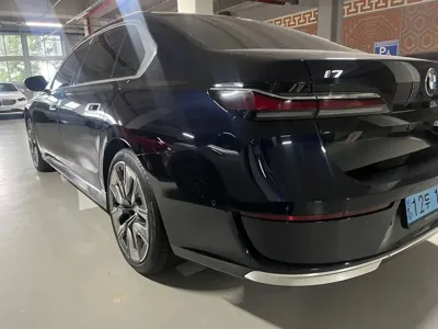 BMW i7 2023, 64000 км, за 115000000 KRW