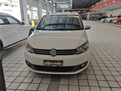 Volkswagen Touran 2015, 117800 км, за 38000 CNY