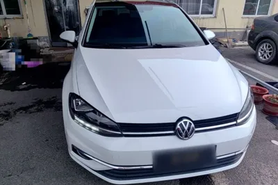 Volkswagen Golf 2020, 52400 км, за 75098.88 CNY