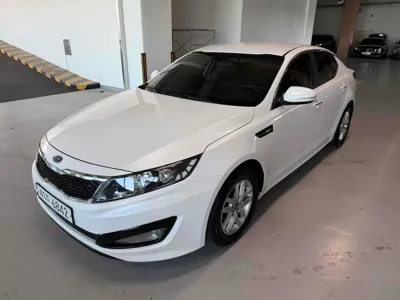 Kia K5 · 2011 год