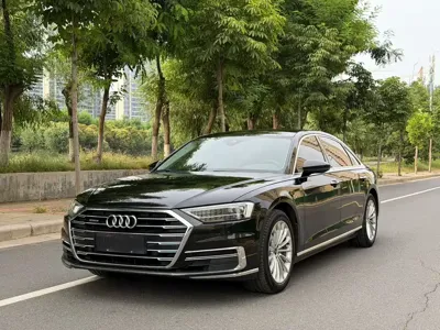 Audi A8 · 2021 год