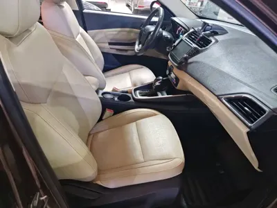 Ford Escort 2015, 82400 км, за 20600 CNY