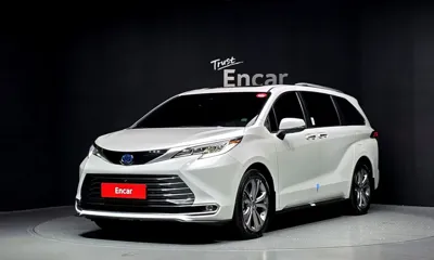 Toyota Sienna · 2024 год