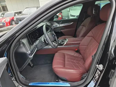 BMW 7-Series 2024, 37455 км, за 111000000 KRW - фото 6