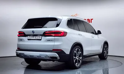BMW X5 2022, 60474 км, за 99990000 KRW