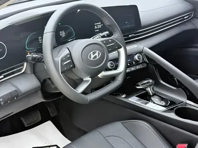 Hyundai Elantra 2024, 7000 км, за 103800 CNY - фото 7