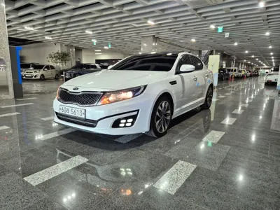 Kia K5 · 2015 год
